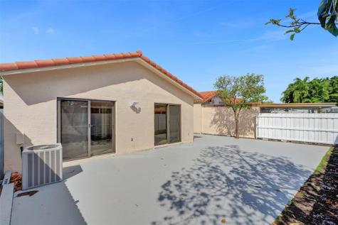 2614 W 65th Street Hialeah FL 33016