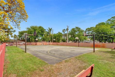 2614 W 65th Street Hialeah FL 33016