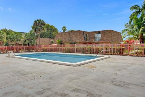 2614 W 65th Street Hialeah FL 33016