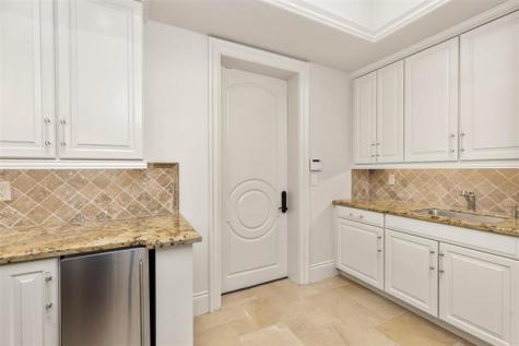 169 Fiesta Way Fort Lauderdale FL 33301