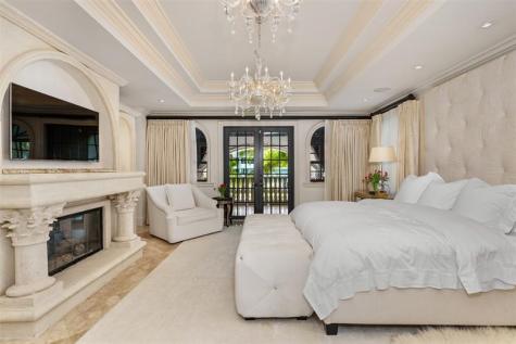 169 Fiesta Way Fort Lauderdale FL 33301