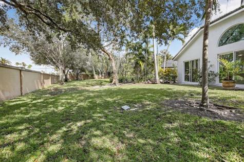 16695 SW 1st Street Pembroke Pines FL 33027