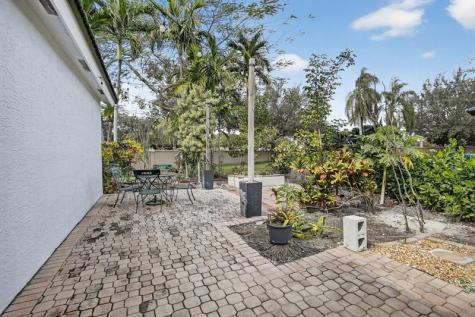 16695 SW 1st Street Pembroke Pines FL 33027