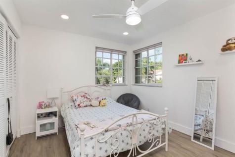 524 Water Point Weston FL 33326