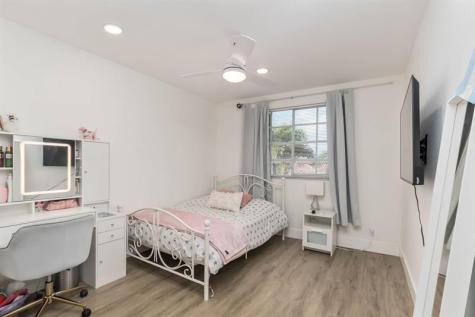524 Water Point Weston FL 33326