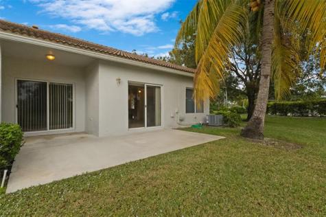4652 SW 13th Street Deerfield Beach FL 33442
