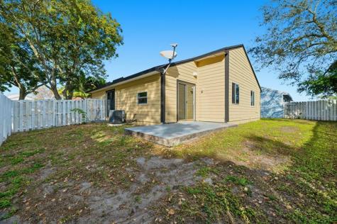 8666 SW 14th Street Pembroke Pines FL 33025