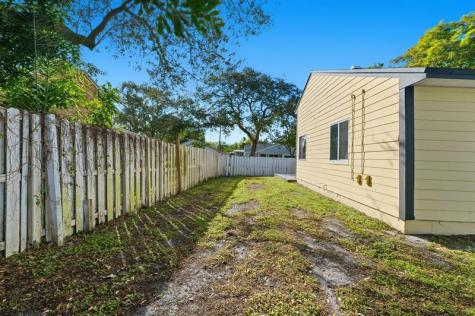 8666 SW 14th Street Pembroke Pines FL 33025