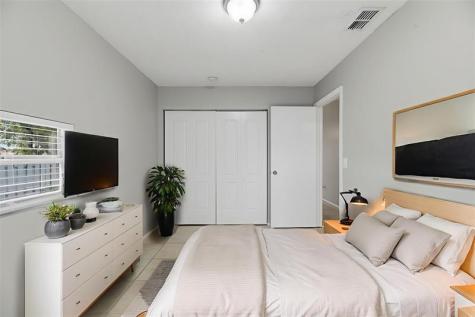 8666 SW 14th Street Pembroke Pines FL 33025