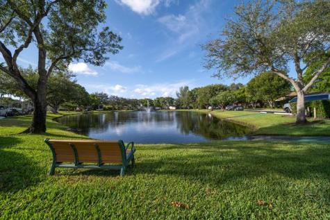 2259 Nova Village Drive Davie FL 33317
