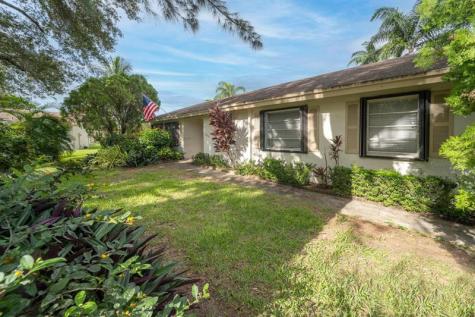 2259 Nova Village Drive Davie FL 33317