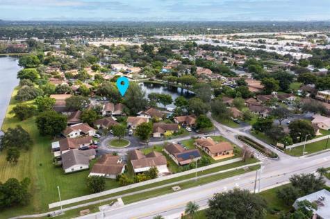 2259 Nova Village Drive Davie FL 33317