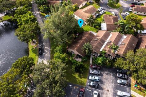 2259 Nova Village Drive Davie FL 33317