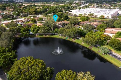 2259 Nova Village Drive Davie FL 33317