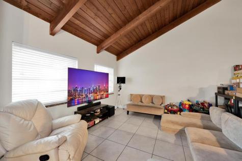 2259 Nova Village Drive Davie FL 33317