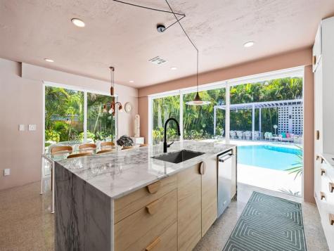 2424 NW 8th Avenue Wilton Manors FL 33311