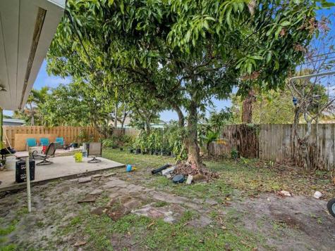 5043 Marcia Place West Palm Beach FL 33407