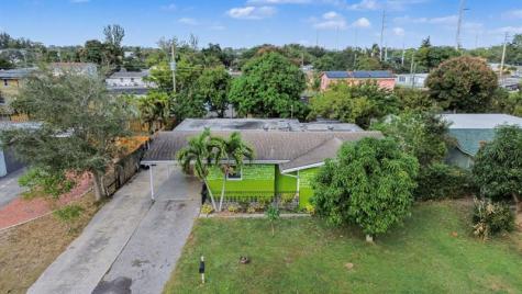 5043 Marcia Place West Palm Beach FL 33407