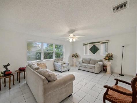 5043 Marcia Place West Palm Beach FL 33407