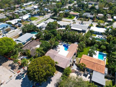 1574 NE 38th Street Oakland Park FL 33334