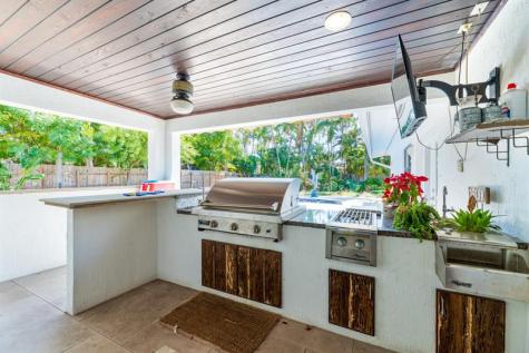 1574 NE 38th Street Oakland Park FL 33334