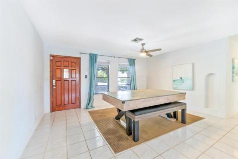 1574 NE 38th Street Oakland Park FL 33334
