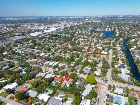 1574 NE 38th Street Oakland Park FL 33334