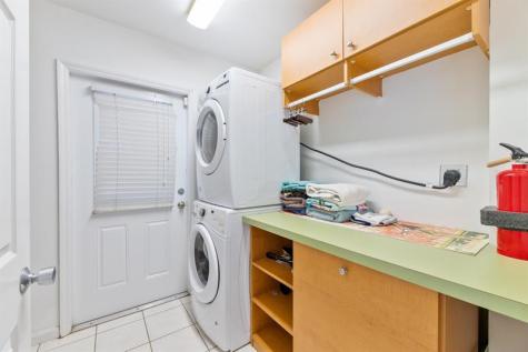 1574 NE 38th Street Oakland Park FL 33334