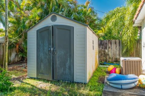 1574 NE 38th Street Oakland Park FL 33334