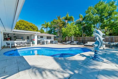 1574 NE 38th Street Oakland Park FL 33334