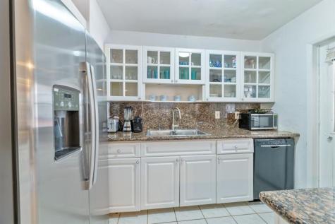 1574 NE 38th Street Oakland Park FL 33334