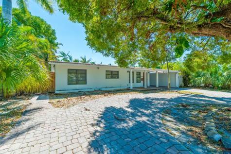 1574 NE 38th Street Oakland Park FL 33334