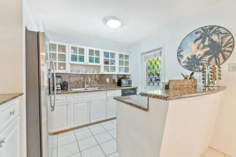 1574 NE 38th Street Oakland Park FL 33334
