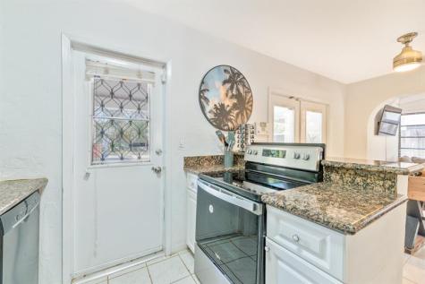1574 NE 38th Street Oakland Park FL 33334