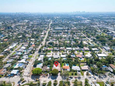 1574 NE 38th Street Oakland Park FL 33334