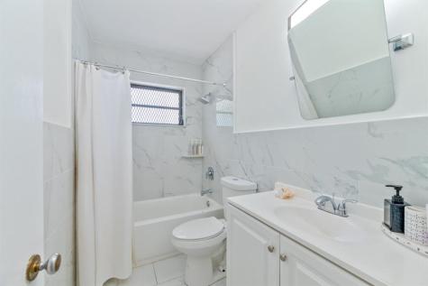 1574 NE 38th Street Oakland Park FL 33334