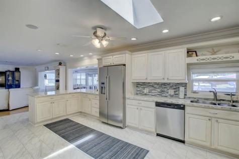 1920 Waters Edge Pompano Beach FL 33062