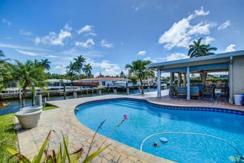 1920 Waters Edge Pompano Beach FL 33062