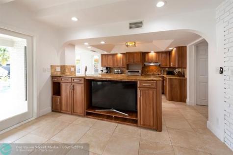 1749 SE 9th Street Fort Lauderdale FL 33316