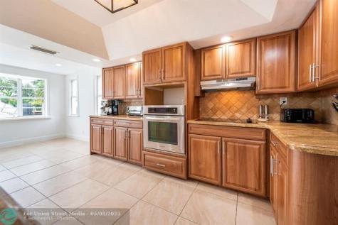 1749 SE 9th Street Fort Lauderdale FL 33316