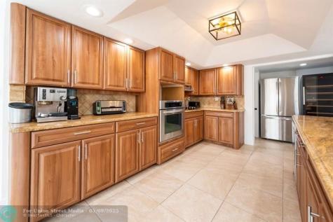 1749 SE 9th Street Fort Lauderdale FL 33316