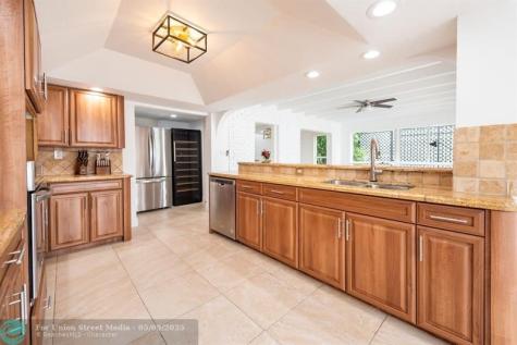1749 SE 9th Street Fort Lauderdale FL 33316