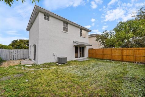 5916 Woodland Point Place Tamarac FL 33319