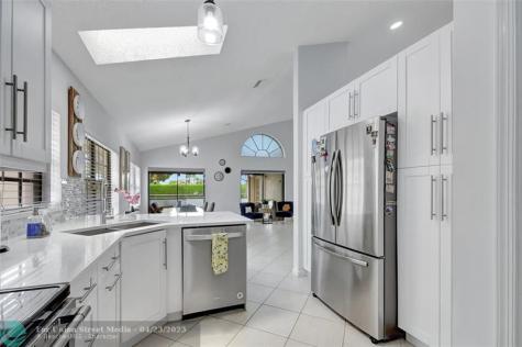 8071 Popash Court Boynton Beach FL 33472