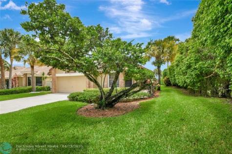 8071 Popash Court Boynton Beach FL 33472