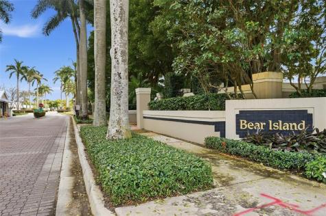 1530 Wilderness Road West Palm Beach FL 33409