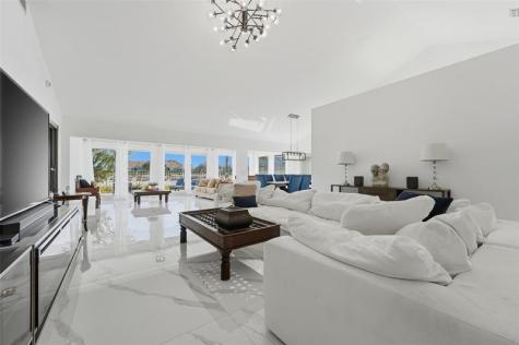 1530 Wilderness Road West Palm Beach FL 33409