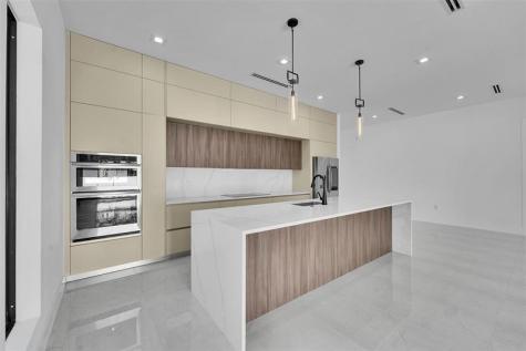 1113 NE 16th Street Fort Lauderdale FL 33304