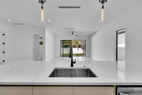 1113 NE 16th Street Fort Lauderdale FL 33304