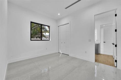 1113 NE 16th Street Fort Lauderdale FL 33304
